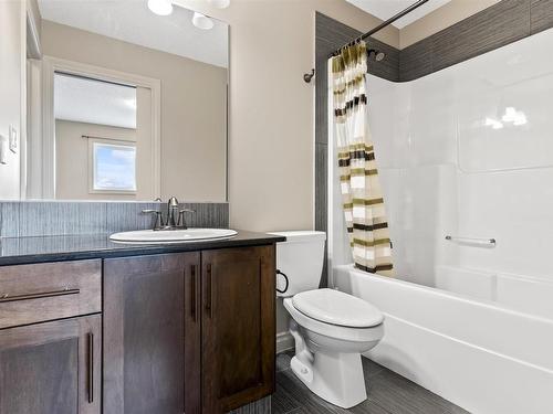 6011 Stinson Road, Edmonton, AB - Indoor Photo Showing Bathroom