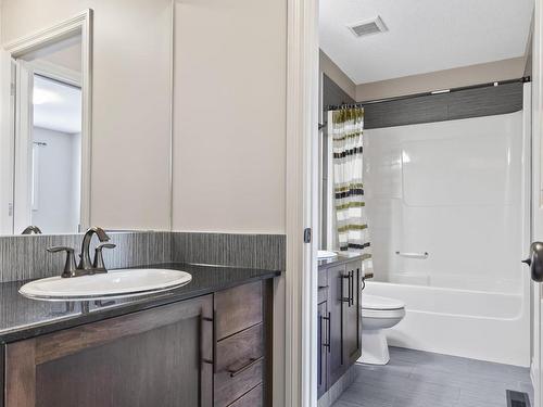 6011 Stinson Road, Edmonton, AB - Indoor Photo Showing Bathroom