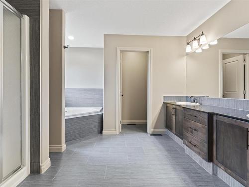 6011 Stinson Road, Edmonton, AB - Indoor Photo Showing Bathroom