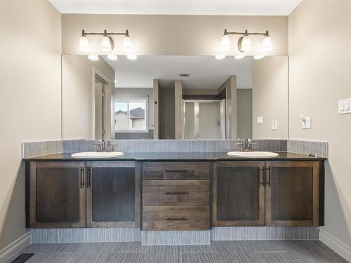 6011 Stinson Road, Edmonton, AB - Indoor Photo Showing Bathroom