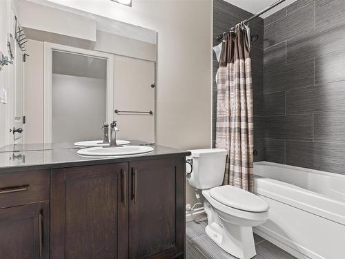 6011 Stinson Road, Edmonton, AB - Indoor Photo Showing Bathroom