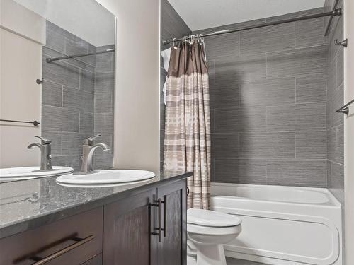 6011 Stinson Road, Edmonton, AB - Indoor Photo Showing Bathroom