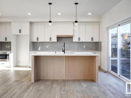 20319 29 Avenue, Edmonton, AB - Indoor Photo Showing Kitchen