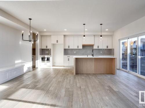 20319 29 Avenue, Edmonton, AB - Indoor Photo Showing Kitchen