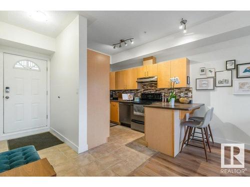 405 10606 102 Avenue, Edmonton, AB - Indoor Photo Showing Kitchen