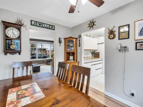 8704 128 Avenue, Edmonton, AB - Indoor Photo Showing Dining Room