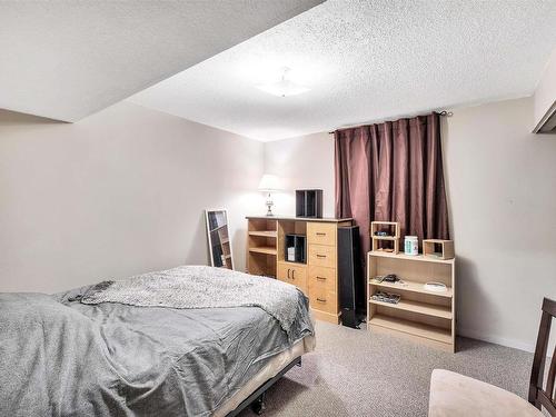 8704 128 Avenue, Edmonton, AB - Indoor Photo Showing Bedroom