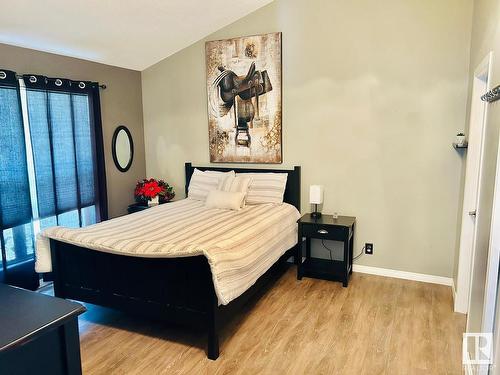 5024 39 Street, Sylvan Lake, AB - Indoor Photo Showing Bedroom