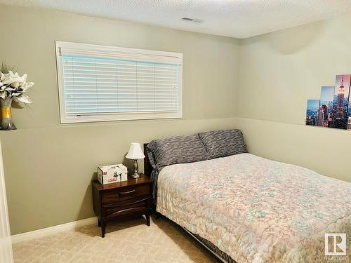 5024 39 Street, Sylvan Lake, AB - Indoor Photo Showing Bedroom