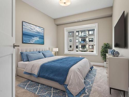 223 524 Griesbach Parade, Edmonton, AB - Indoor Photo Showing Bedroom