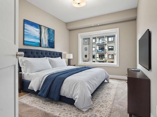 223 524 Griesbach Parade, Edmonton, AB - Indoor Photo Showing Bedroom