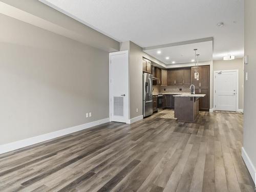 223 524 Griesbach Parade, Edmonton, AB - Indoor Photo Showing Other Room