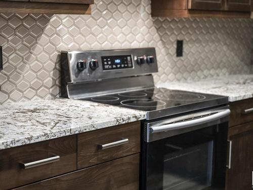 223 524 Griesbach Parade, Edmonton, AB - Indoor Photo Showing Kitchen