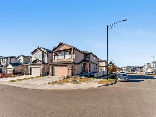 1868 18 St Nw, Edmonton, AB 