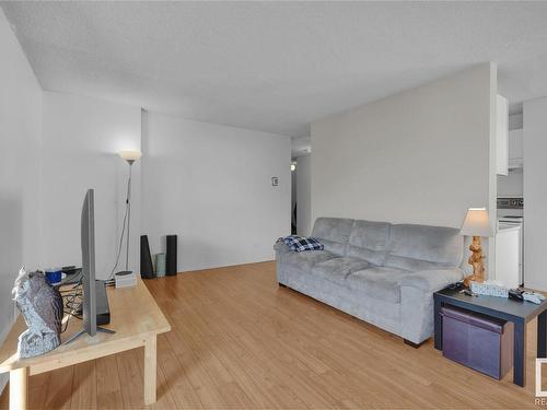 502 10883 Saskatchewan Drive, Edmonton, AB - Indoor Photo Showing Living Room