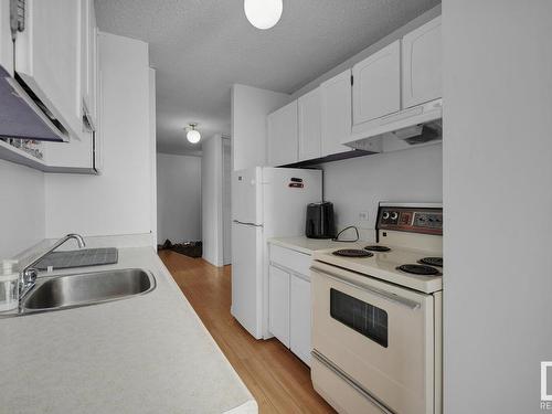 502 10883 Saskatchewan Drive, Edmonton, AB - Indoor Photo Showing Kitchen