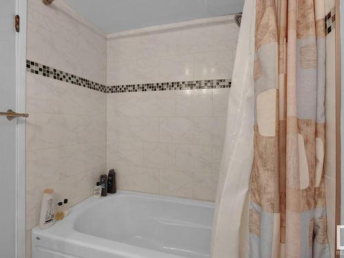 502 10883 Saskatchewan Drive, Edmonton, AB - Indoor Photo Showing Bathroom