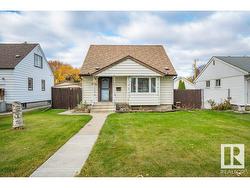 12074 58 ST NW  Edmonton, AB T5W 3X3