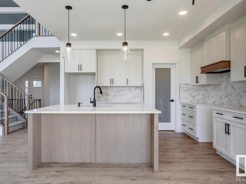 1552 Howes Place, Edmonton, AB - Indoor Photo Showing Kitchen With Upgraded Kitchen