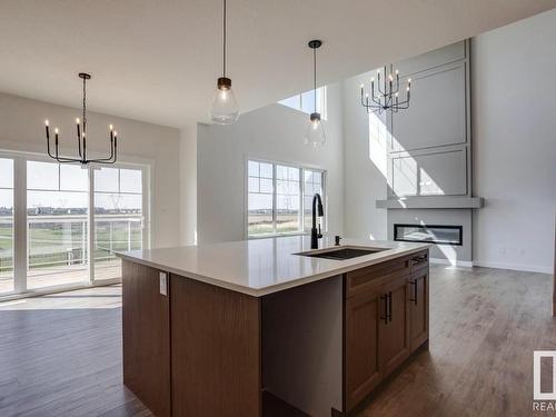 1552 Howes Place, Edmonton, AB - Indoor Photo Showing Kitchen