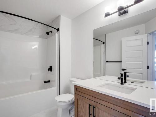 1552 Howes Place, Edmonton, AB - Indoor Photo Showing Bathroom