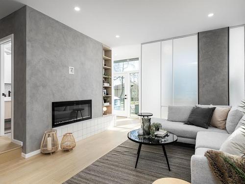 9252 76 Street, Edmonton, AB - Indoor Photo Showing Living Room With Fireplace