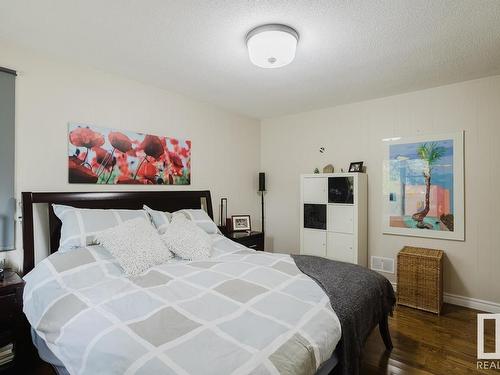 9749 143 Street, Edmonton, AB - Indoor Photo Showing Bedroom