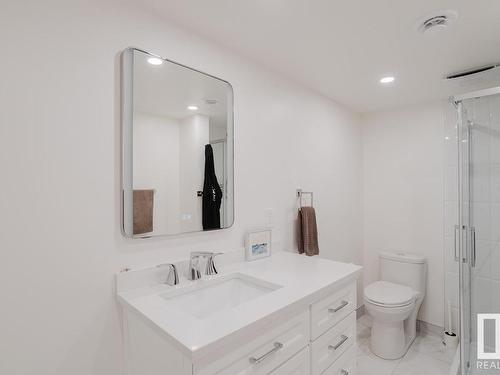 9749 143 Street, Edmonton, AB - Indoor Photo Showing Bathroom