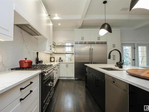 438 Estate Drive, Sherwood Park, AB - Indoor Photo Showing Kitchen With Upgraded Kitchen