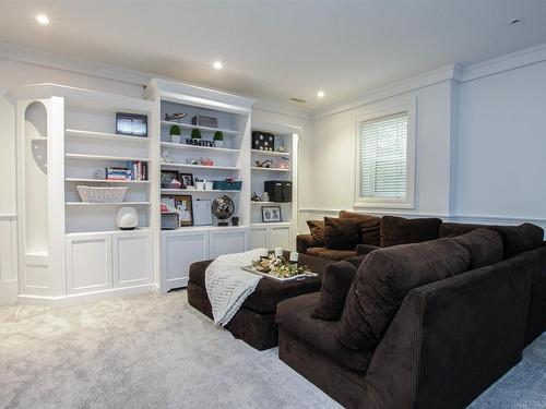 438 Estate Drive, Sherwood Park, AB - Indoor Photo Showing Living Room