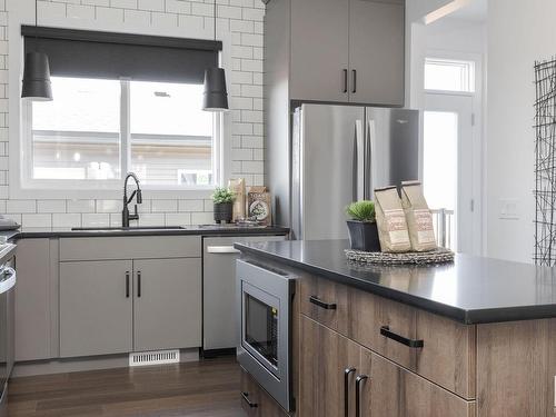 17328 2 Street, Edmonton, AB - Indoor Photo Showing Kitchen With Upgraded Kitchen