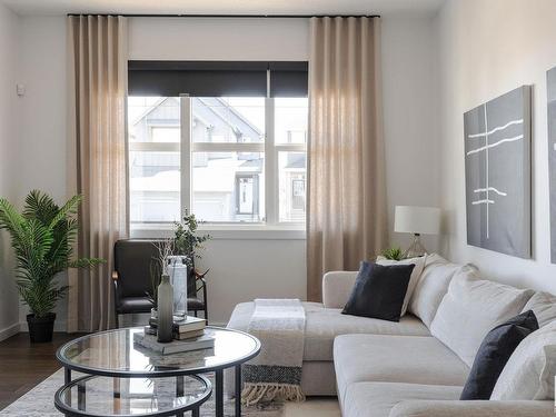 17328 2 Street, Edmonton, AB - Indoor Photo Showing Living Room