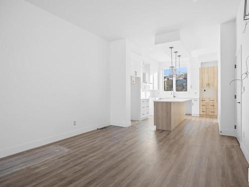 6273 112A Street, Edmonton, AB - Indoor Photo Showing Kitchen