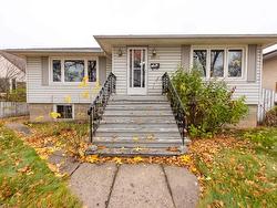 12106 81 ST NW  Edmonton, AB T5B 2T1