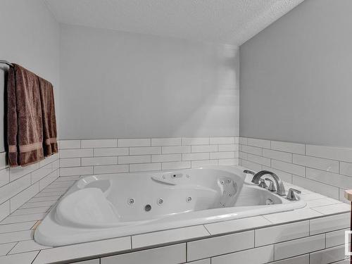 7731 Getty Wynd, Edmonton, AB - Indoor Photo Showing Bathroom