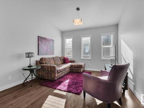 7731 Getty Wynd, Edmonton, AB - Indoor Photo Showing Living Room