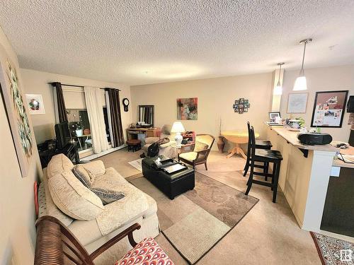 138 1180 Hyndman Road, Edmonton, AB - Indoor Photo Showing Living Room