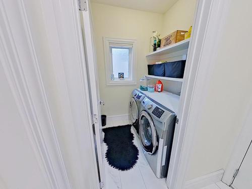 16611 9 St, Edmonton, AB - Indoor Photo Showing Laundry Room