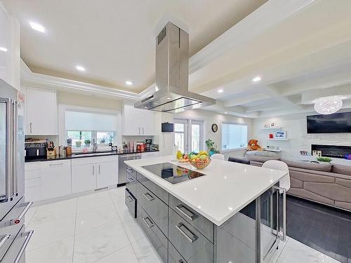 16611 9 St, Edmonton, AB - Indoor Photo Showing Kitchen