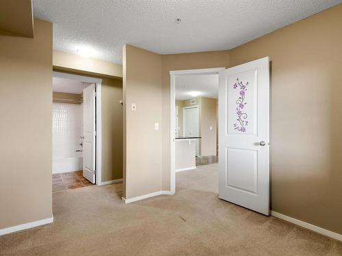 309 3207 James Mowatt Trail, Edmonton, AB - Indoor Photo Showing Other Room