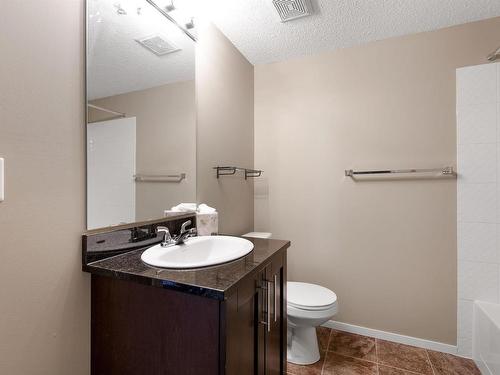 309 3207 James Mowatt Trail, Edmonton, AB - Indoor Photo Showing Bathroom