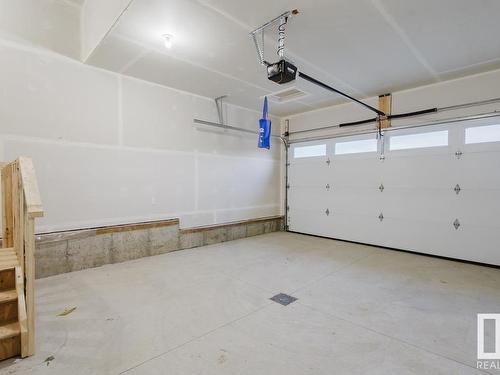 1339 14 Avenue, Edmonton, AB - Indoor Photo Showing Garage