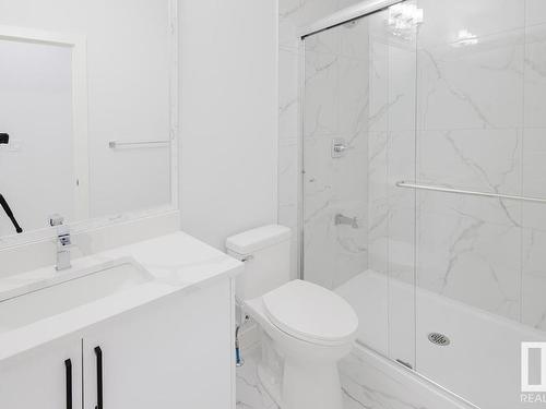 1339 14 Avenue, Edmonton, AB - Indoor Photo Showing Bathroom