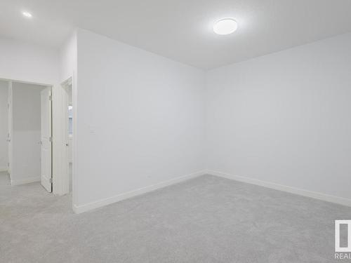 1339 14 Avenue, Edmonton, AB - Indoor Photo Showing Other Room