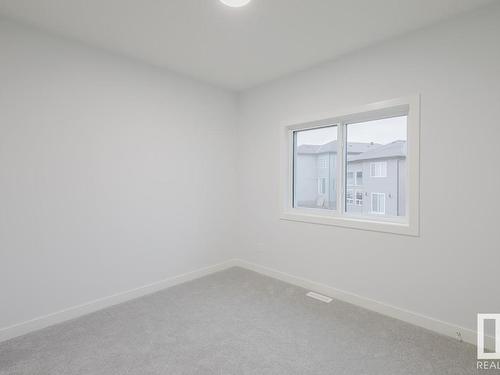 1339 14 Avenue, Edmonton, AB - Indoor Photo Showing Other Room