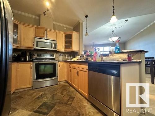 312 2503 Hanna Crescent, Edmonton, AB - Indoor Photo Showing Kitchen