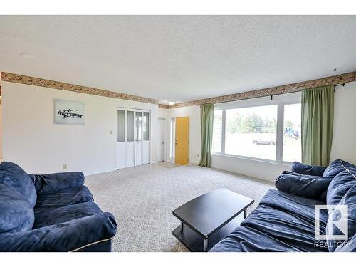 4507 51 Street, Millet, AB - Indoor Photo Showing Living Room