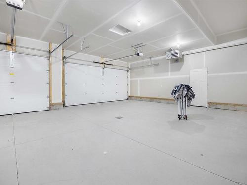 39 Darby Crescent, Spruce Grove, AB - Indoor Photo Showing Garage