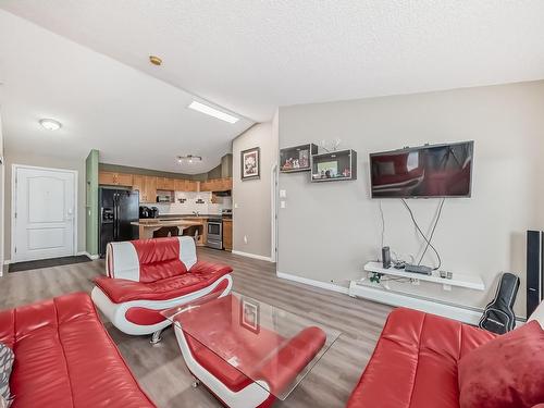 403 5340 199 Street, Edmonton, AB - Indoor Photo Showing Living Room