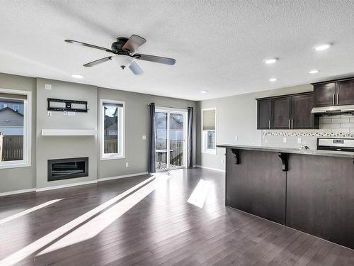 5325 15 Avenue, Edmonton, AB - Indoor Photo Showing Kitchen